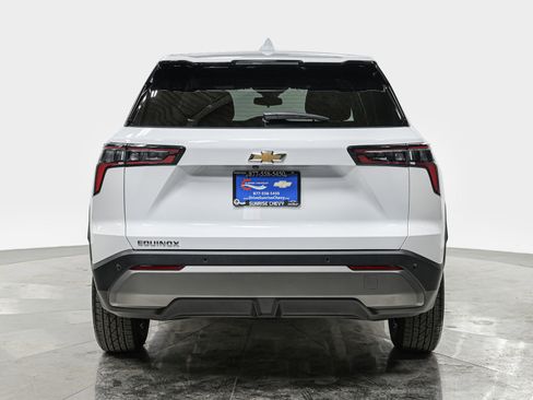 Used 2026 Chevrolet Equinox LT image 5