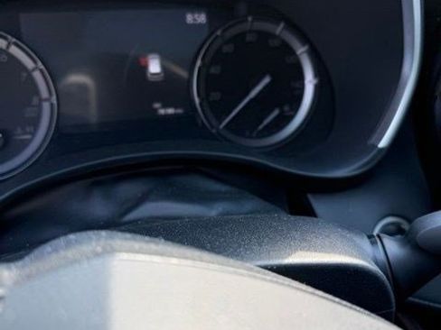 Used 2020 Toyota Highlander XLE AWD/4WD image 12