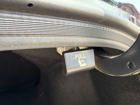 Used 2025 Hyundai Elantra SEL FWD image 17