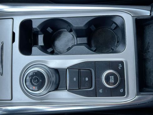 Used 2023 Ford Explorer XLT w/ Equipment Group 202A AWD/4WD image 32
