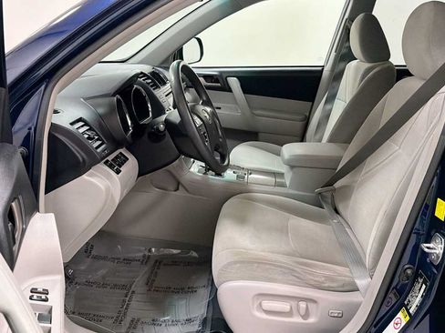 Used 2011 Toyota Highlander 4WD w/ Tech Pkg image 13