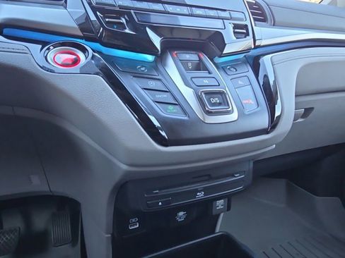 Used 2022 Honda Odyssey Touring image 25