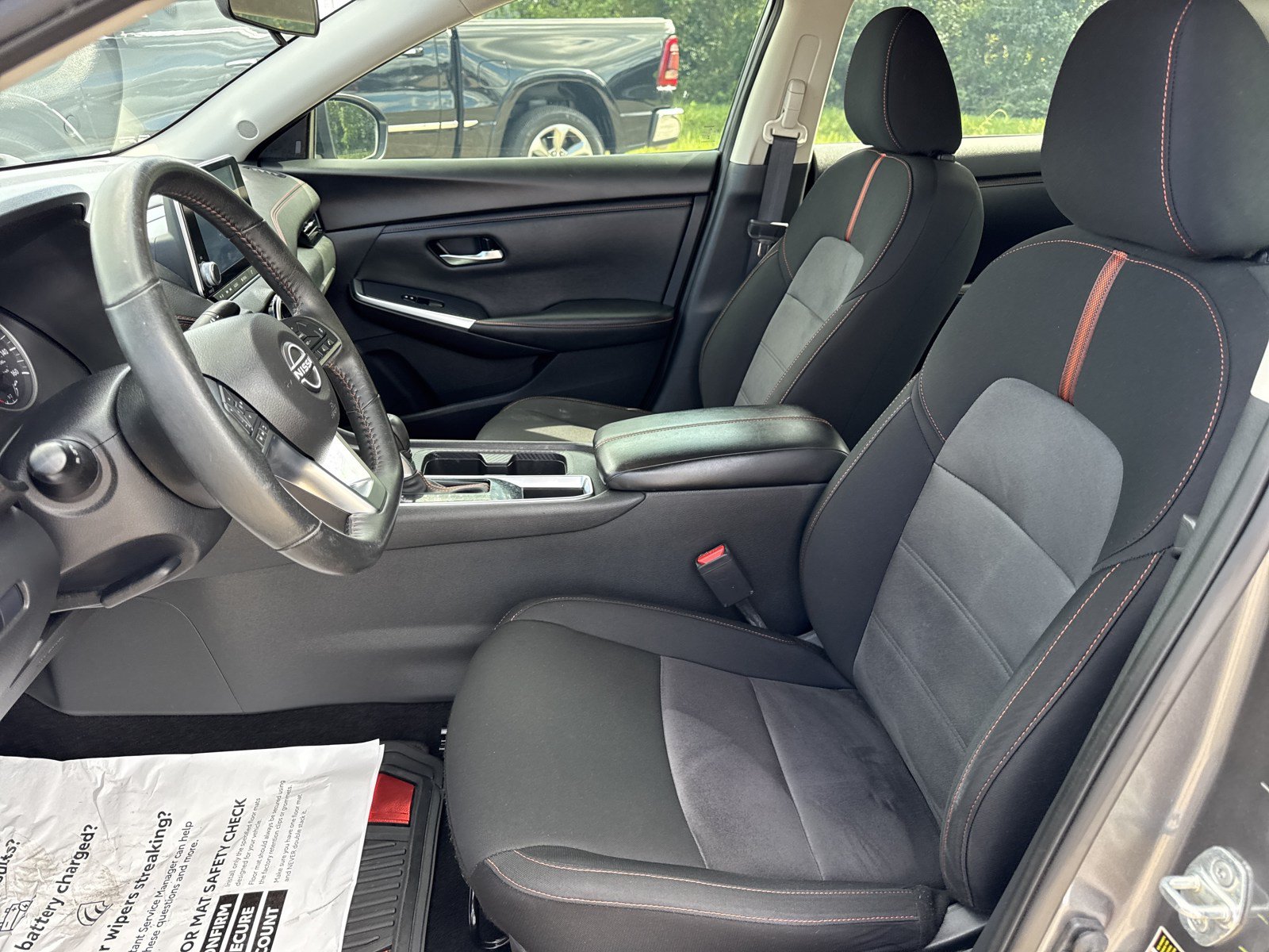 Used 2024 Nissan Sentra SR FWD image 11