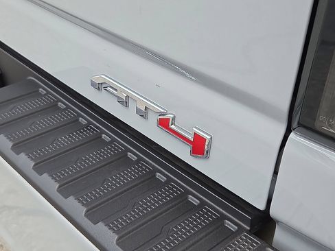 Used 2025 GMC Sierra 2500 AT4 w/ AT4 Premium Plus Package AWD/4WD image 16