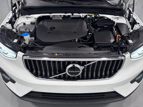 Used 2024 Volvo XC40 B5 Plus w/ Protection Package Premier AWD/4WD image 29