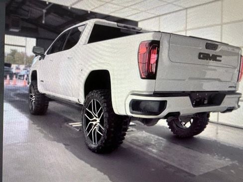 Used 2023 GMC Sierra 1500 AT4 w/ AT4 Premium Package AWD/4WD image 8