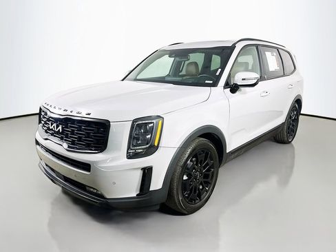Used 2022 Kia Telluride SX w/ SX Prestige Package AWD/4WD image 3