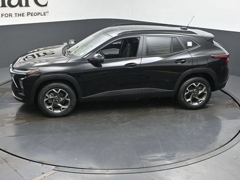 New 2026 Chevrolet Trax LT w/ Sunroof Package FWD image 36