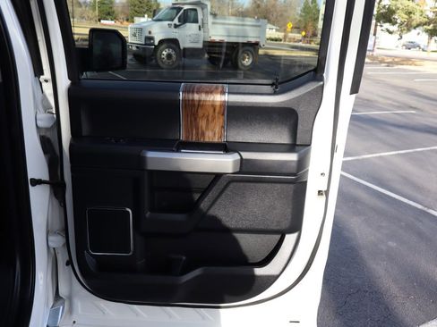 Used 2020 Ford F150 Lariat image 25