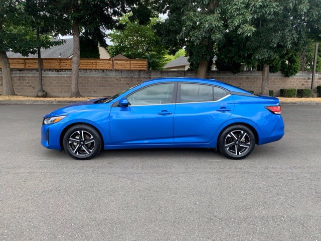 Used 2024 Nissan Sentra SV FWD image 2