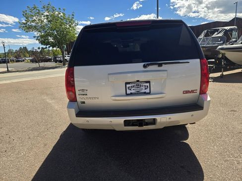 Used 2011 GMC Yukon SLT w/ SLT-2 Equipment Package AWD/4WD image 9
