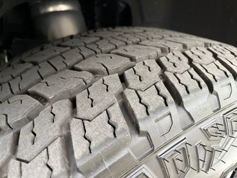 New 2025 GMC Hummer EV 2X w/ LPO, Dark Essentials Package image 19