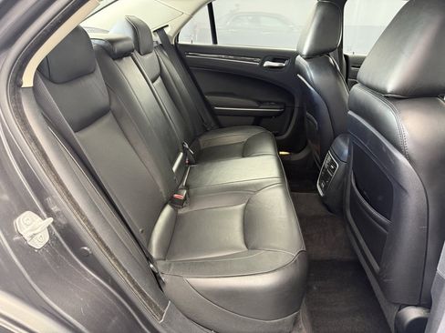 Used 2019 Chrysler 300 Limited image 55