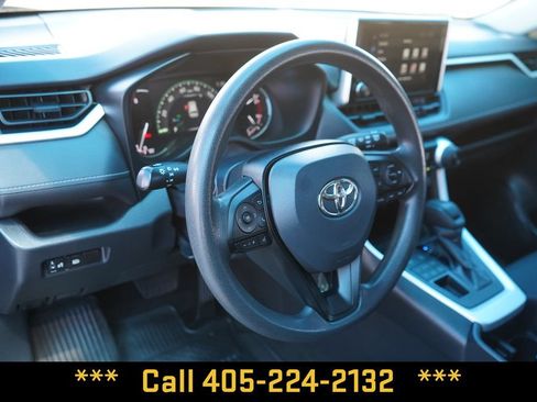 Used 2023 Toyota RAV4 LE AWD/4WD image 16