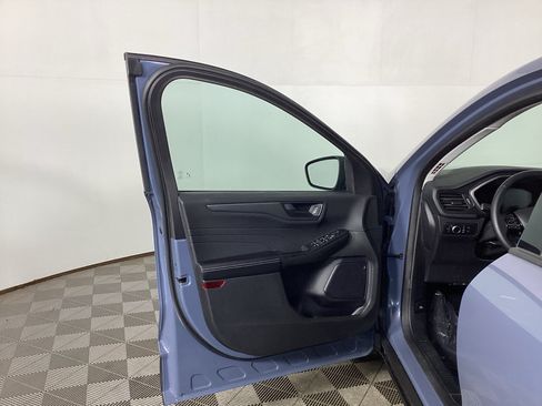 Used 2023 Ford Escape Active w/ Tech Pack #1 AWD/4WD image 11