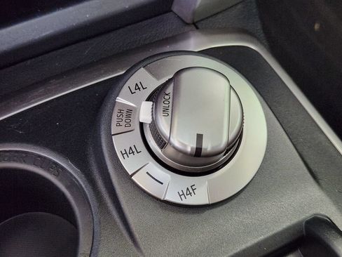 Used 2024 Toyota 4Runner Limited AWD/4WD image 20
