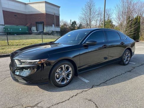 Used 2023 Honda Accord EX image 2