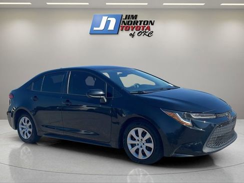 Used 2021 Toyota Corolla LE image 3