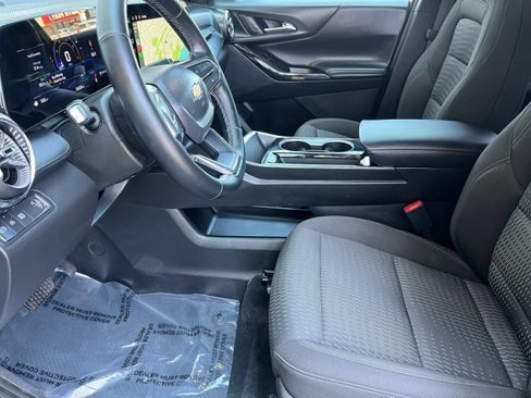Used 2025 Chevrolet Equinox LT FWD image 29