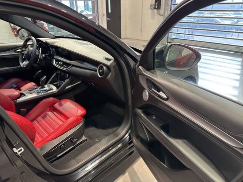 Used 2023 Alfa Romeo Stelvio Veloce image 39