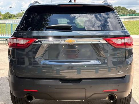 Used 2019 Chevrolet Traverse LT w/ LT Premium Package FWD image 4