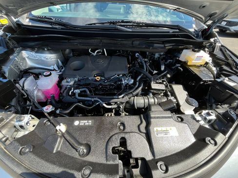 Used 2023 Toyota Sienna XLE FWD image 30