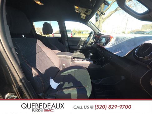 Used 2017 Toyota Tacoma TRD Off-Road image 14