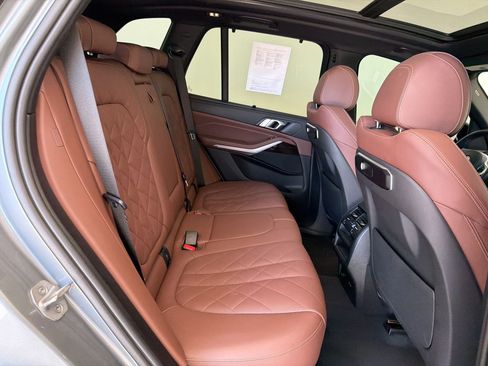Used 2024 BMW X5 xDrive40i w/ M Sport Package AWD/4WD image 31
