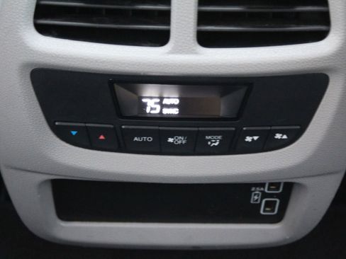 Used 2021 Honda Pilot Special Edition image 13