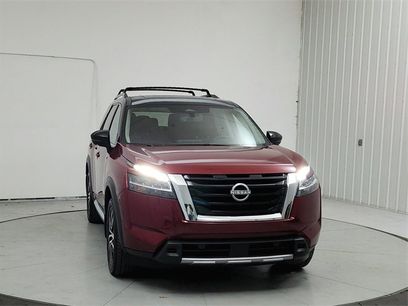 Used 2024 Nissan Pathfinder Platinum w/ Cargo Package