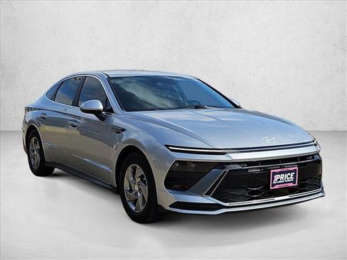 Used 2025 Hyundai Sonata SE image 3