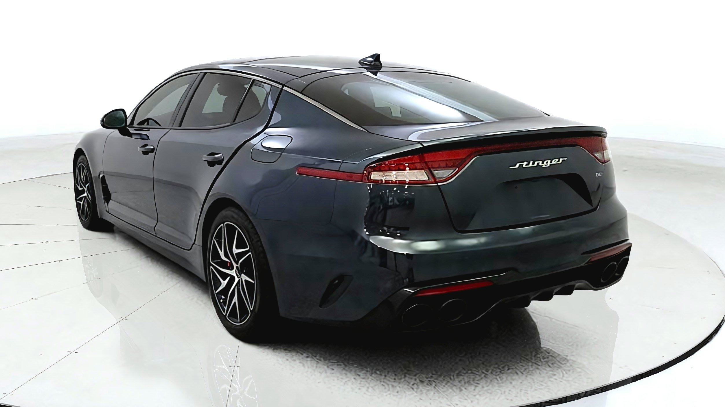 Used 2023 Kia Stinger GT-Line w/ Sun & Sound Package AWD/4WD image 5