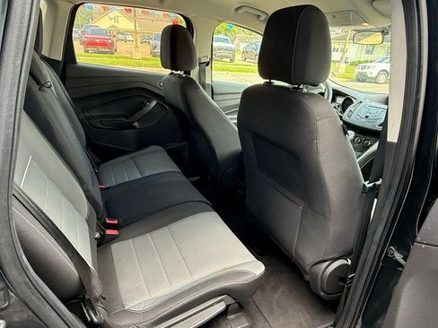 Used 2015 Ford Escape SE FWD image 18