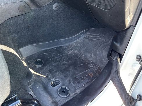 Certified 2024 Jeep Gladiator Sport image 38