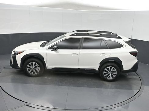 Used 2025 Subaru Outback Premium AWD/4WD image 42