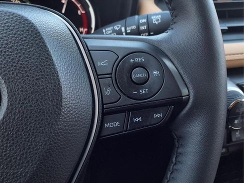 Used 2024 Toyota RAV4 XLE image 18