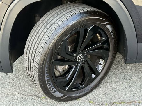 Used 2023 Volkswagen Atlas SE w/ Black Wheel Package image 19