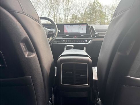 Used 2023 Kia Sportage EX image 27