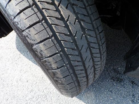 Used 2025 Subaru Crosstrek 2.0i Premium image 24