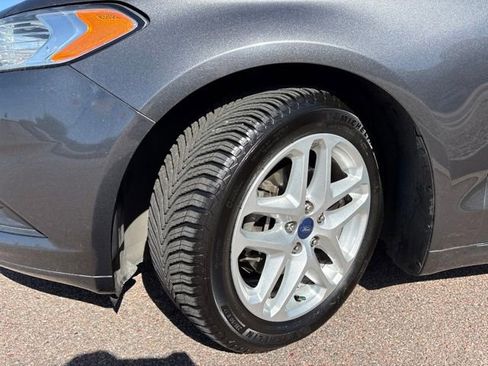 Used 2015 Ford Fusion SE FWD image 4