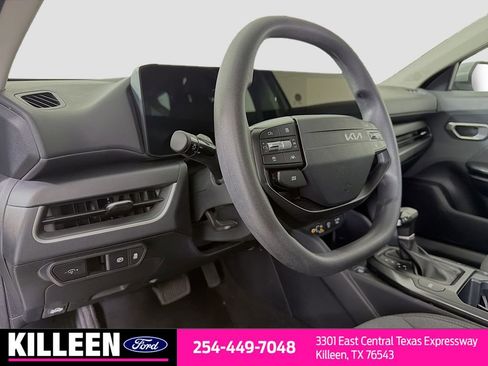 Used 2025 Kia K4 LXS image 10