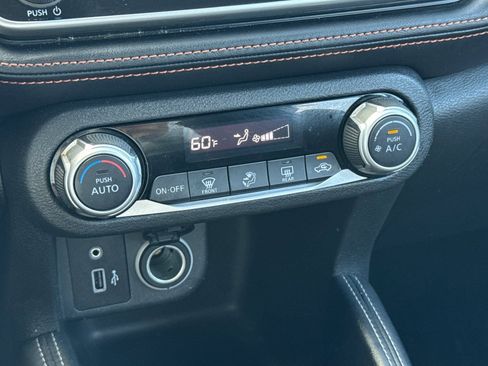 Used 2020 Nissan Kicks SR image 21