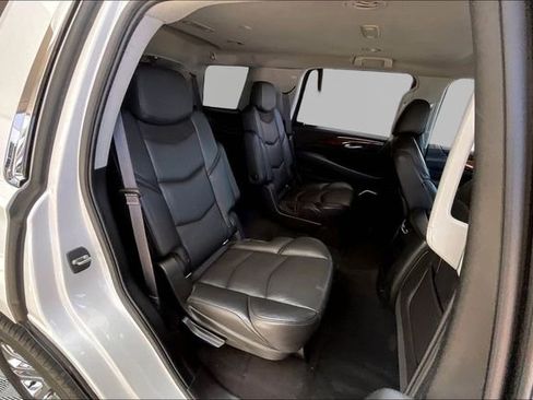 Used 2016 Cadillac Escalade 2WD image 17