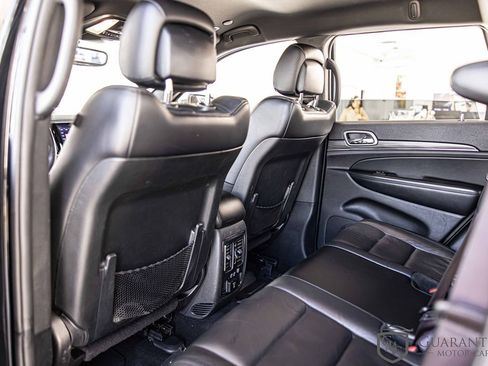 Used 2019 Jeep Grand Cherokee Limited image 32