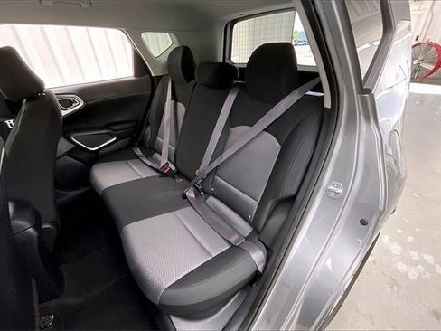 Used 2023 Kia Soul LX w/ LX Technology Package image 19