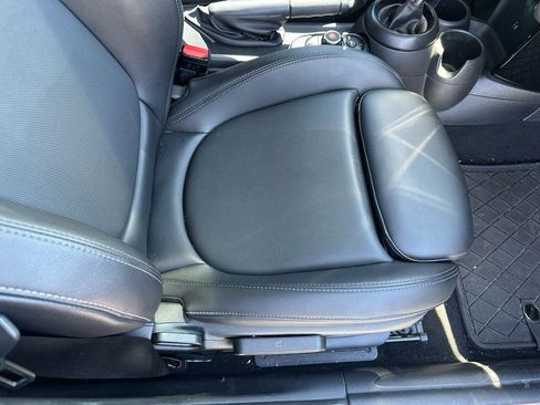 Used 2019 MINI Cooper S image 17