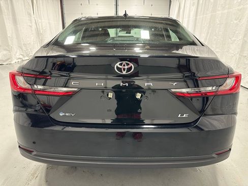 Used 2025 Toyota Camry LE image 6