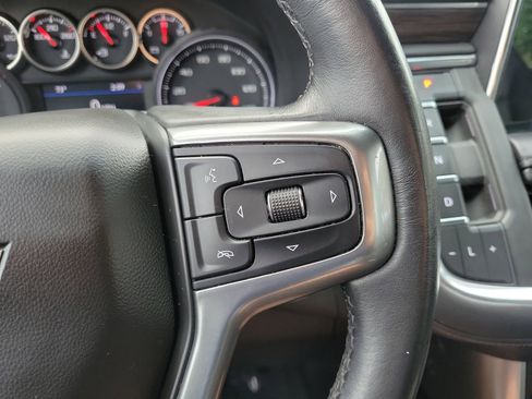 Used 2021 Chevrolet Suburban LT RWD image 19