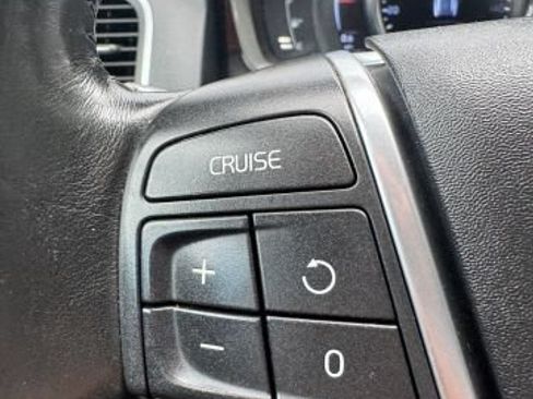Used 2016 Volvo XC60 T6 w/ Climate Package AWD/4WD image 11