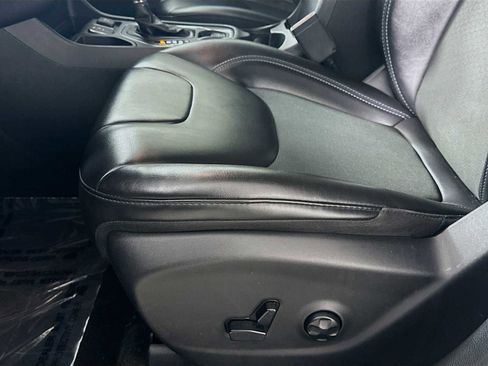 Used 2021 Jeep Cherokee Latitude Plus image 17